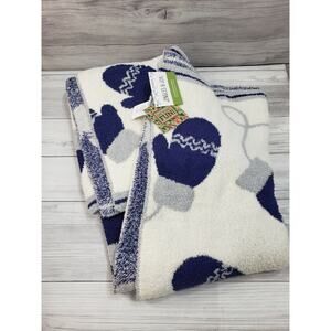 Jingle & Joy Winter Mittens Plush Fleece Throw Blanket